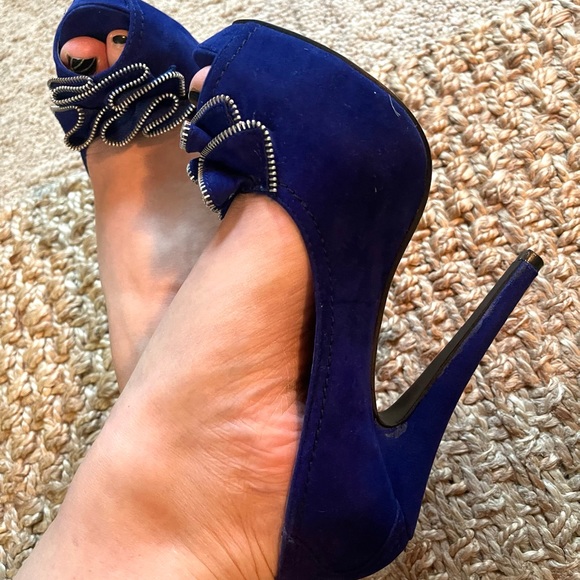 Sexy Royal Blue Ruffle Stiletto Platform Heels sz 8.5 - Picture 3 of 7